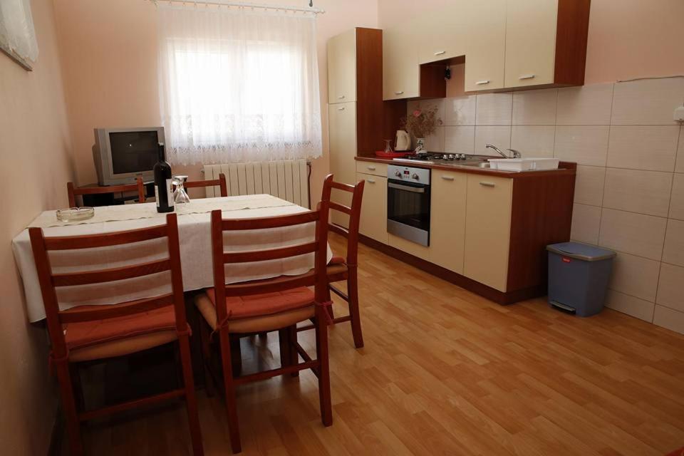 Ivic Apartments Vodice Croatia Экстерьер фото