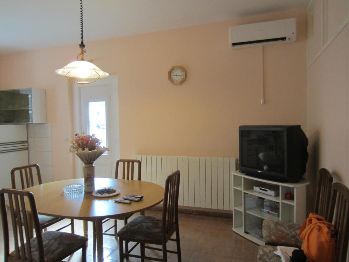 Ivic Apartments Vodice Croatia Экстерьер фото